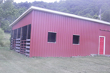 INSULATED BARN/GARAGE FOR POTENTIAL LODGE