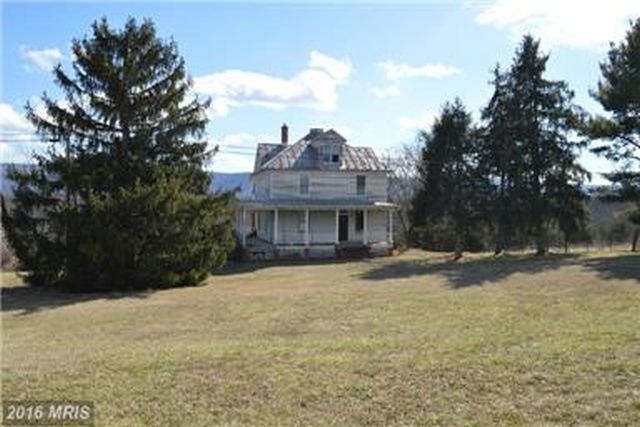 ONE OF THE LAST UNRESTORED PLANTATION HOMES