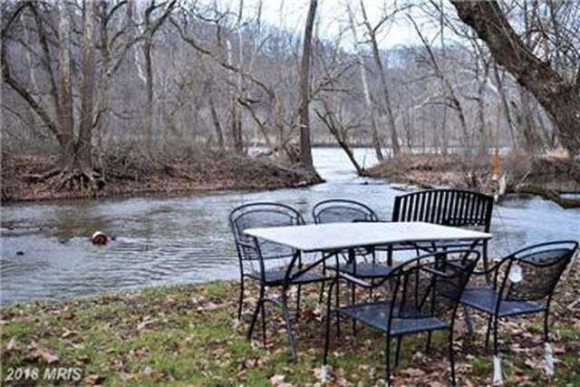 PICNIC ALL YEAR TO SOUND OF A ROLLING RIVER